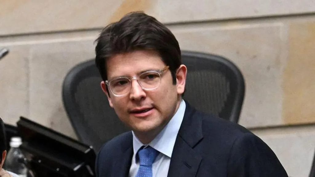 تەقە لە کاندیدێکی سەرۆکایەتیی کۆڵۆمبیا دەکرێت