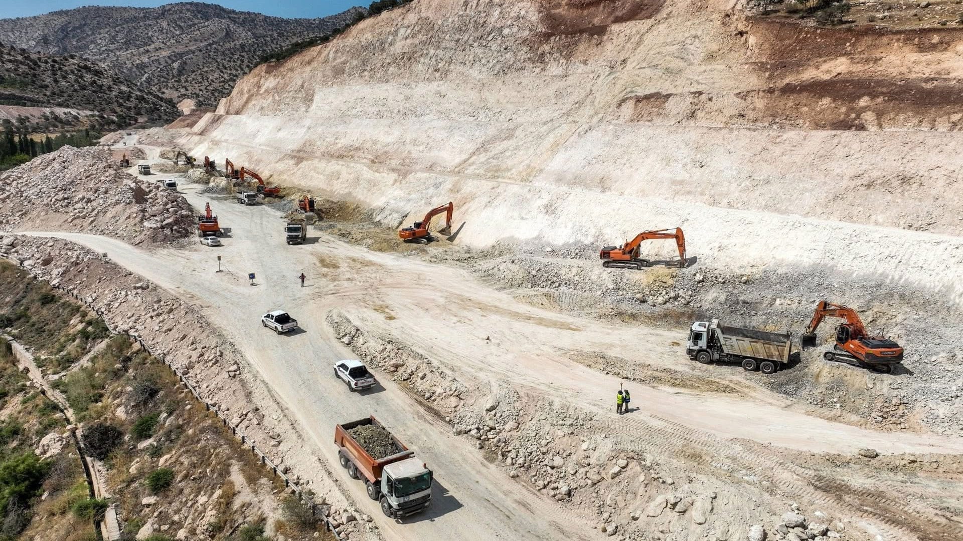 لە ئاییندەیەکی نزیکدا تەواوی ڕێگەی هەولێر - دهۆک دەبێتە دووساید