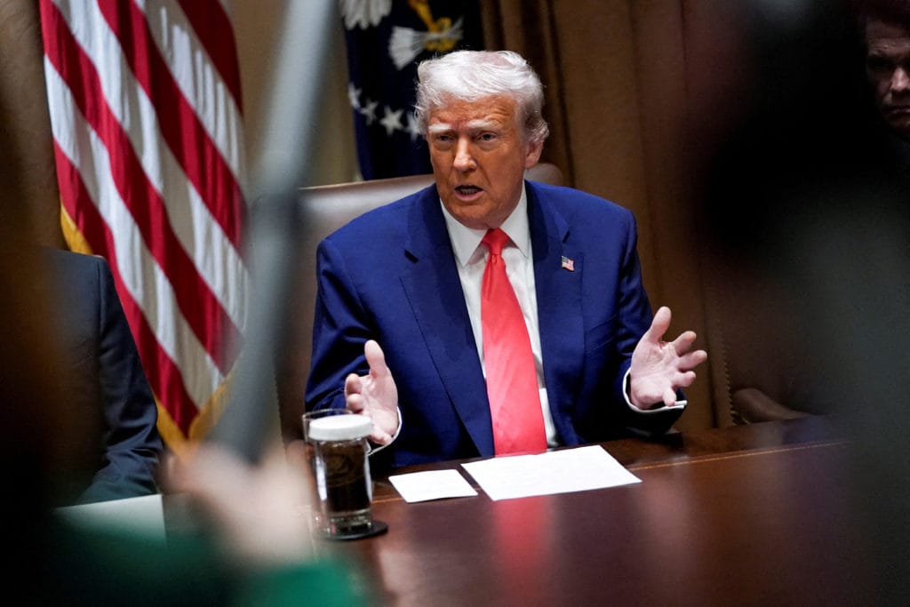 ترەمپ بەپەلە لە کەنەداوە دەگەڕێتەوە ئەمریکا