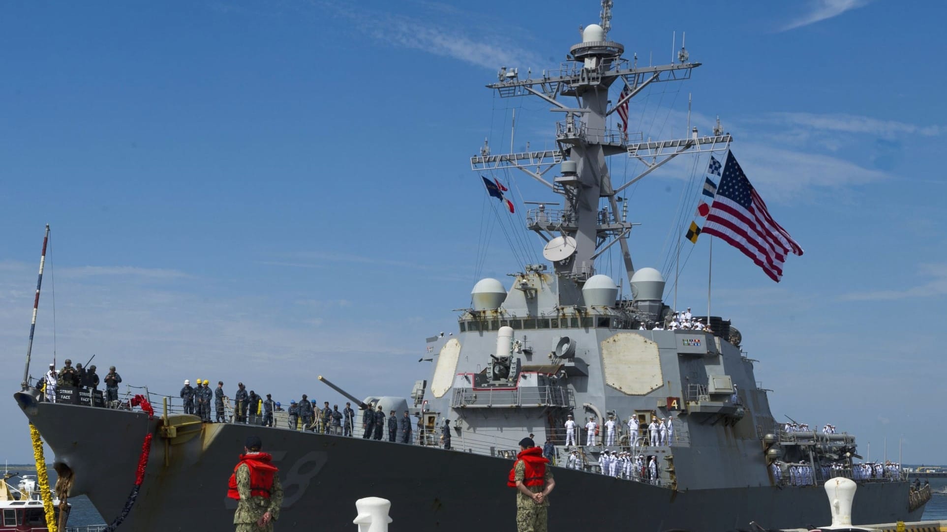 ئەمریکا کەشتییە جەنگییەکانی لە دەورووبەری ڕۆژهەڵاتی ناوەڕاست جێگیر دەکات