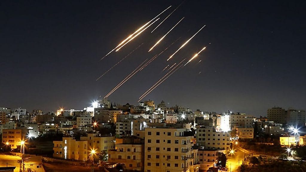 میدیای ئیسرائیل: 18 کەس لە هێرشەکەی ئەمڕۆی ئێران بۆ سەر بێرشیا بریندار بوون