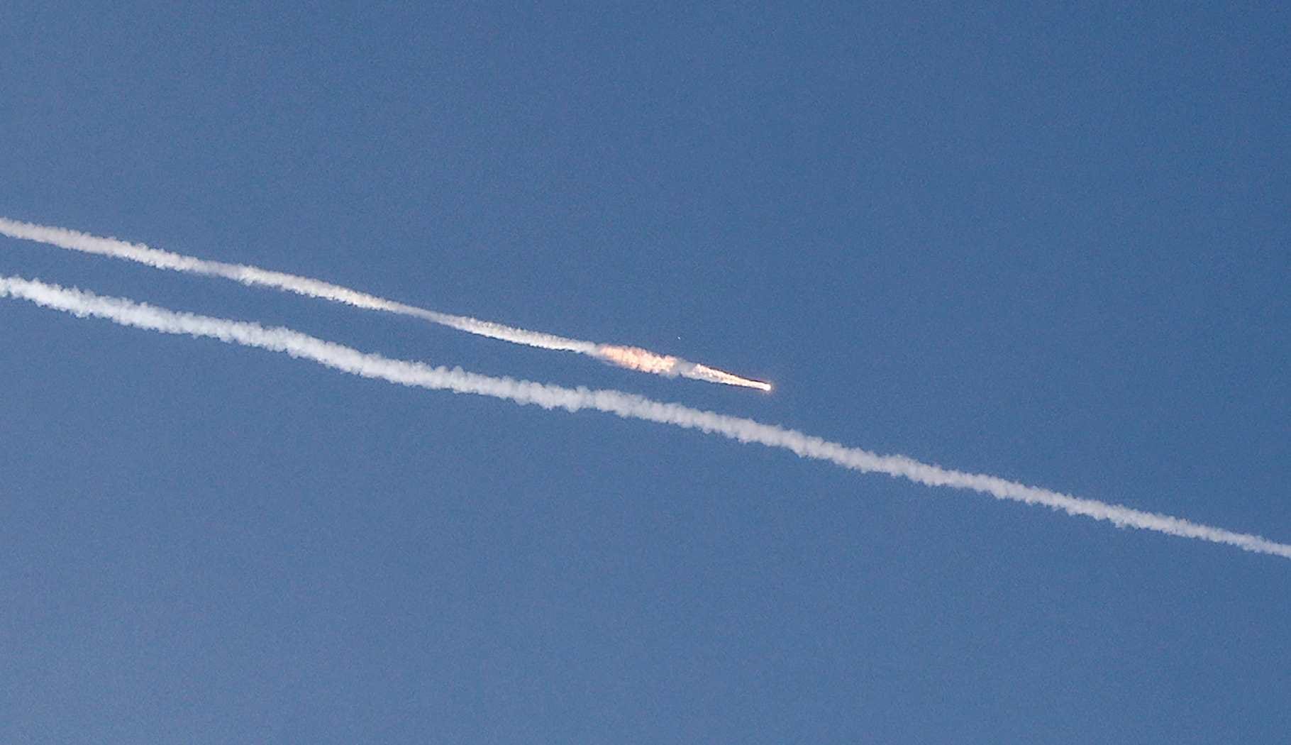 ئیسرائیل هەڕەشەی 'هەژاندنی تاران' دەکات و دەڵێ ئێران ئاگربەستی شکاند