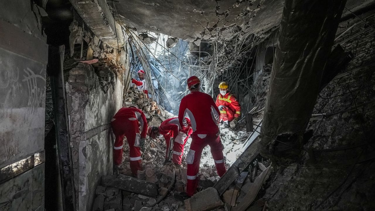 ژمارەی کوژراوەكانی هێرشە ئاسمانییەكەی ئیسرائیل بۆ سەر زیندانی ئێڤین بڵاوکرایەوە