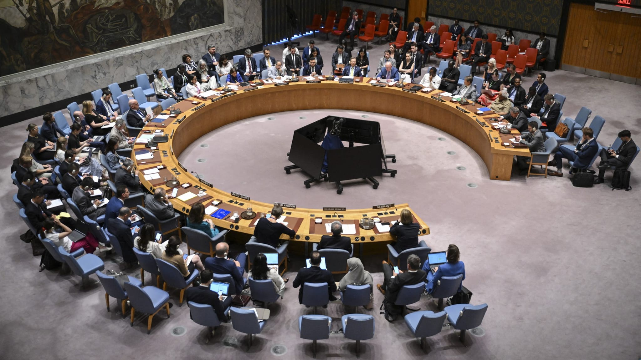 ئێران: هەلومەرج گونجاو نییە بۆ دەستپێکردنەوەی دانوستان لەگەڵ ئەمریکا