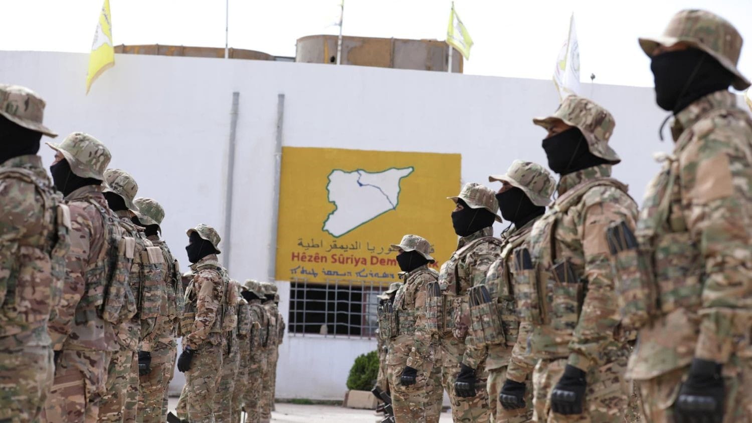 تۆم باراک: پێویستە هەسەدە تێکەڵ بە سووپای سووریا بکرێت