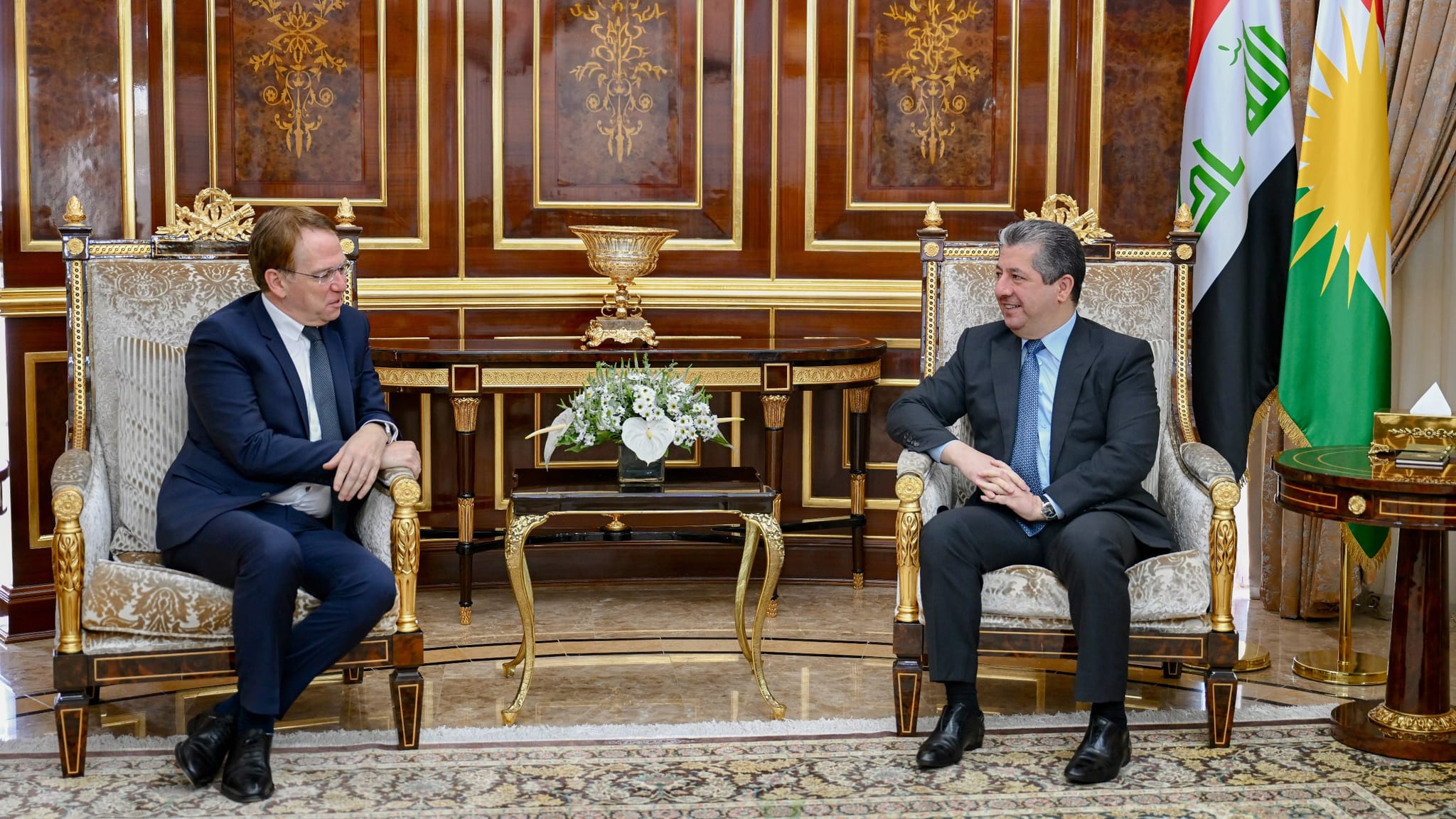 مەسرور بارزانی و باڵیۆزی فەرەنسا جەخت لە گرنگیی ڕێزگرتن لە قەوارەی دەستووریی هەرێمی کوردستان دەکەنەوە