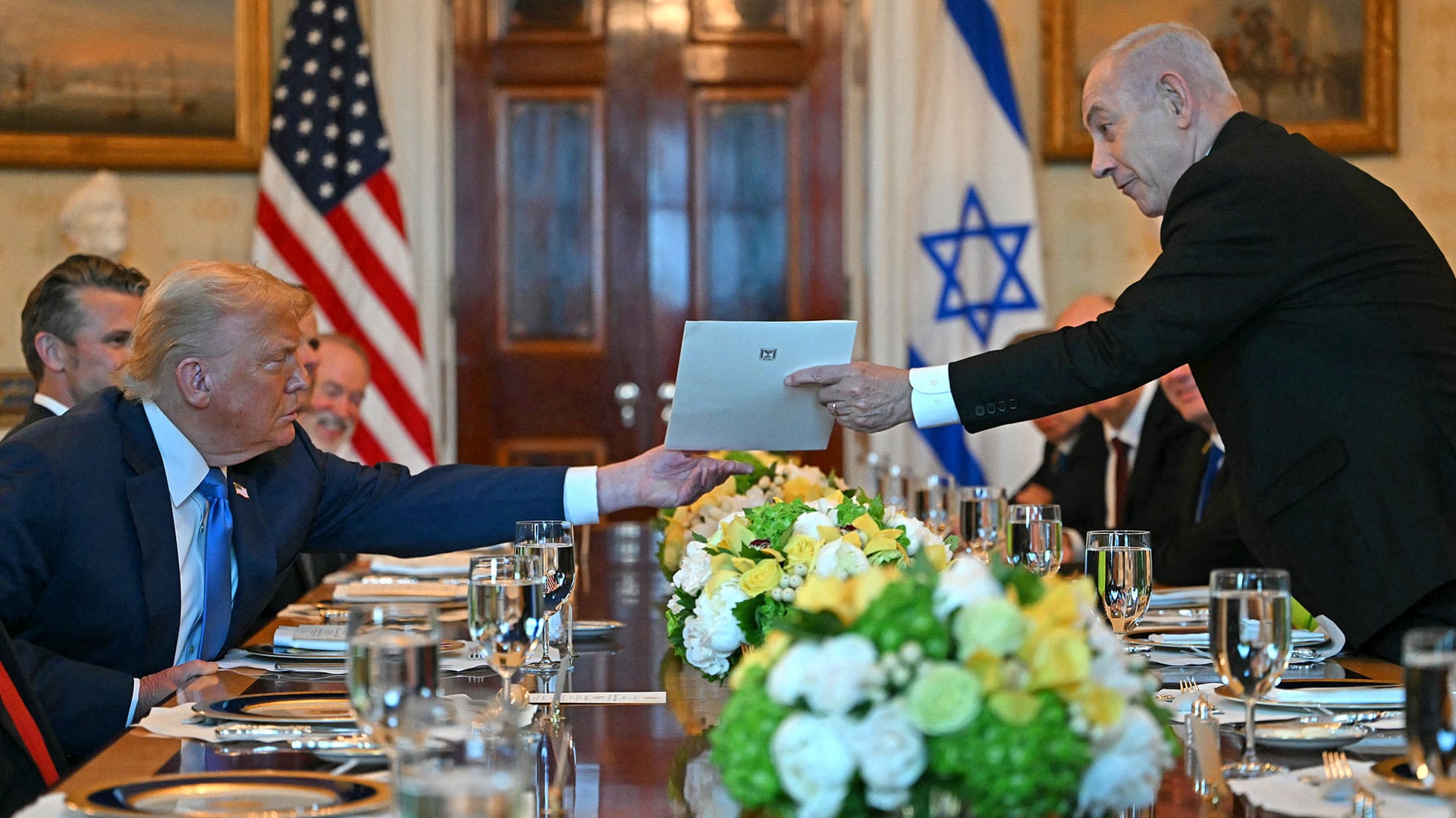 لە بەرامبەر وەستاندنی شەڕی غەززە؛ ترەمپ بەڵێنێک بە نەتانیاهۆ دەدات