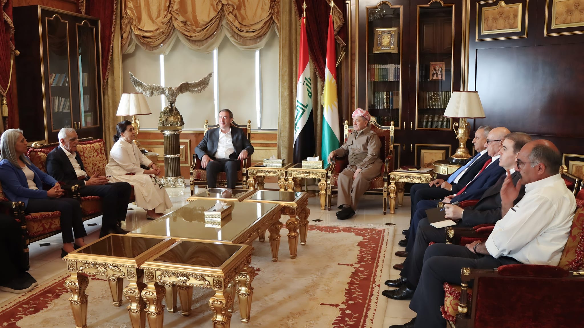 دەم پارتی داوا لە سەرۆك بارزانی دەكات سەردانی ئۆجەلان بكات