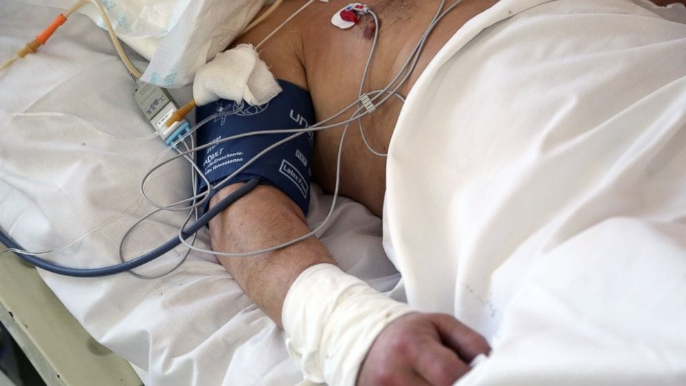 لە ئێران بەهۆی خوارنەوەی ساختەوە دەیان کەس دەگەیەنرێنە نەخۆشخانە