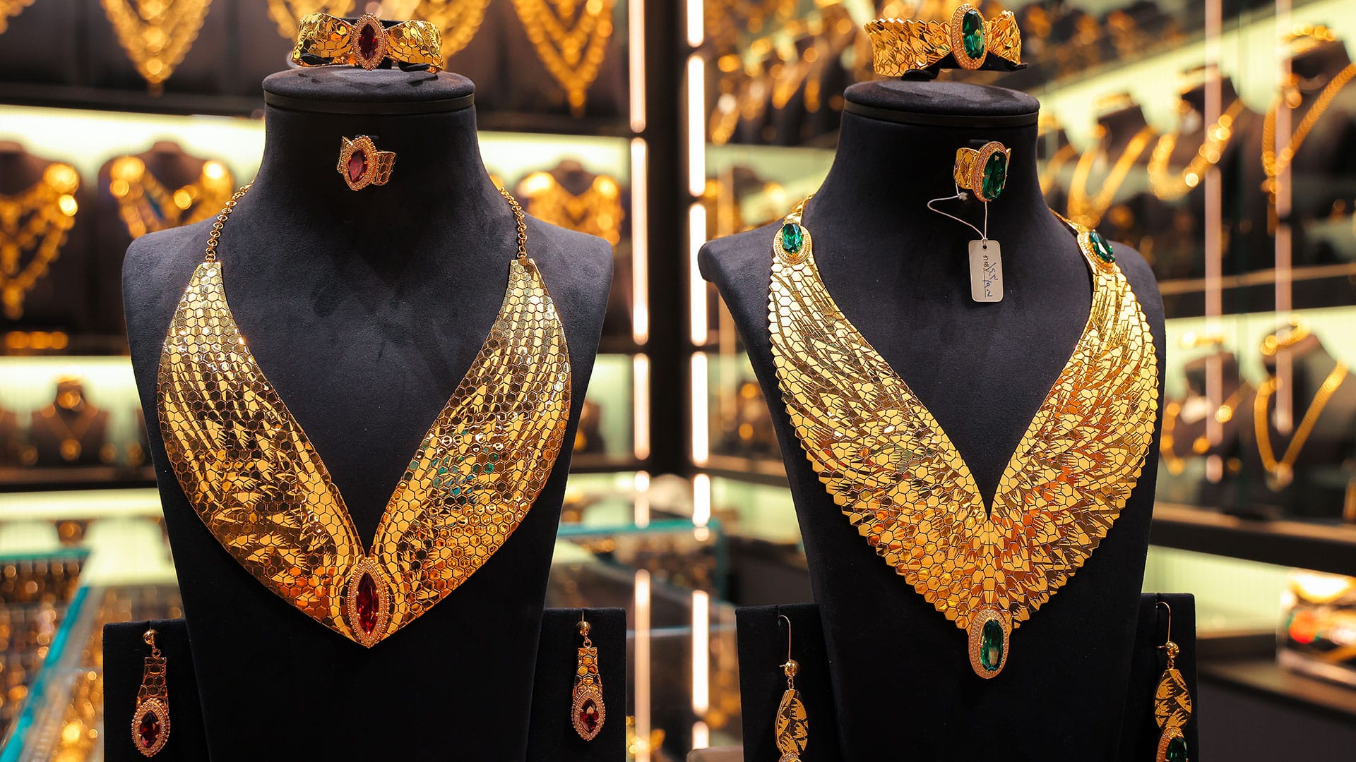 نرخی زێڕ لە بازاڕەکانی کوردستان دادەبەزێت