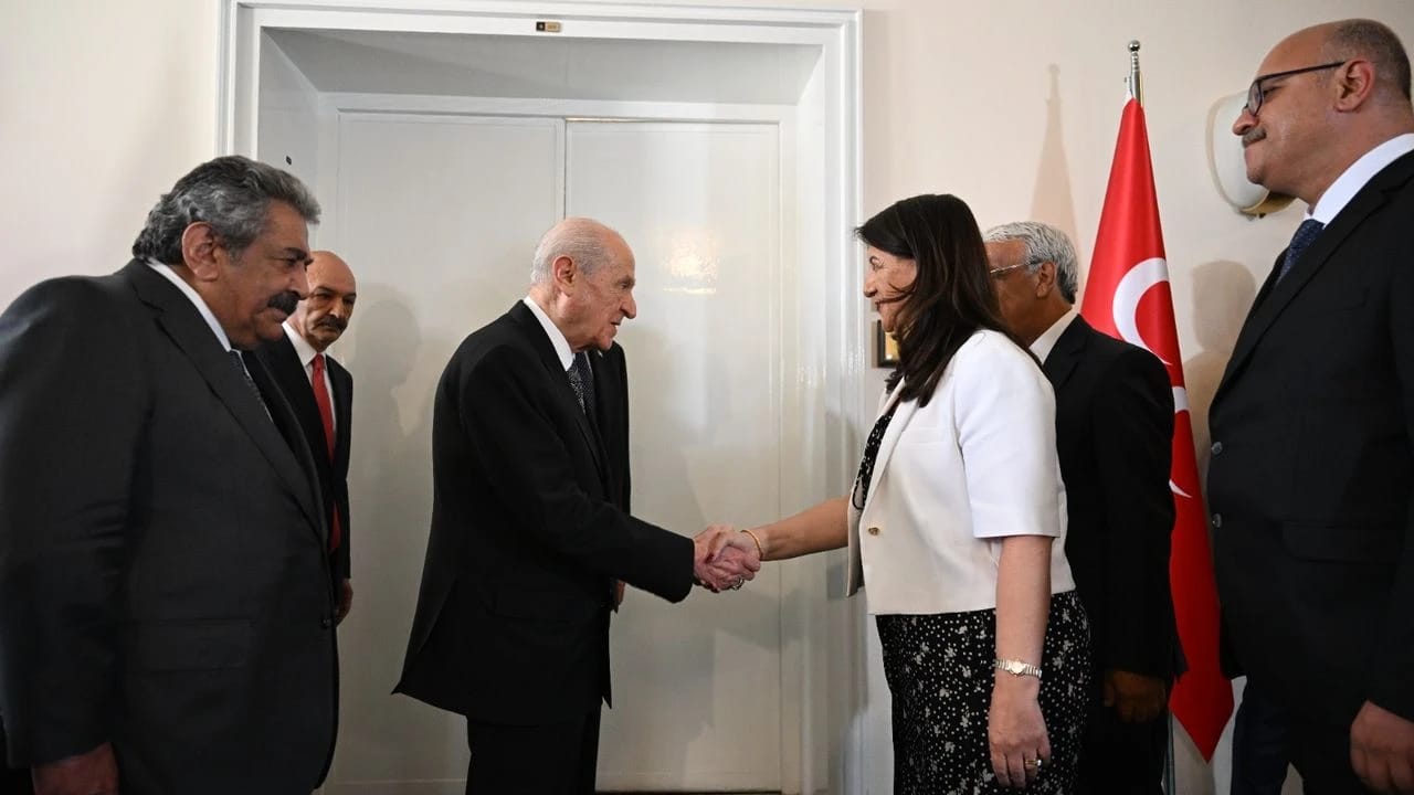 شاندی دەم پارتی لەگەڵ دەوڵەت باخچەلی کۆبوونەوە