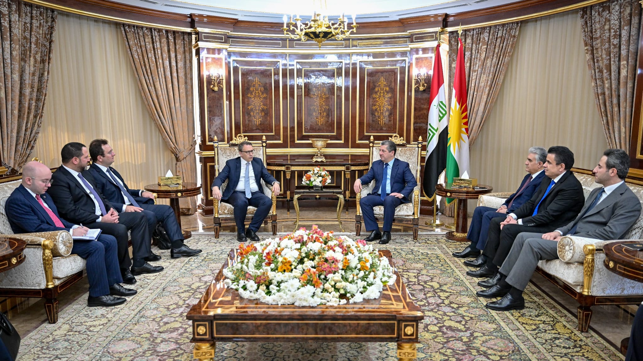 مەسرور بارزانی و باڵیۆزی تورکیا جەخت لە ڕاگرتنی هێرشە درۆنییەکانی سەر کێڵگە نەوتییەکان دەکەنەوە