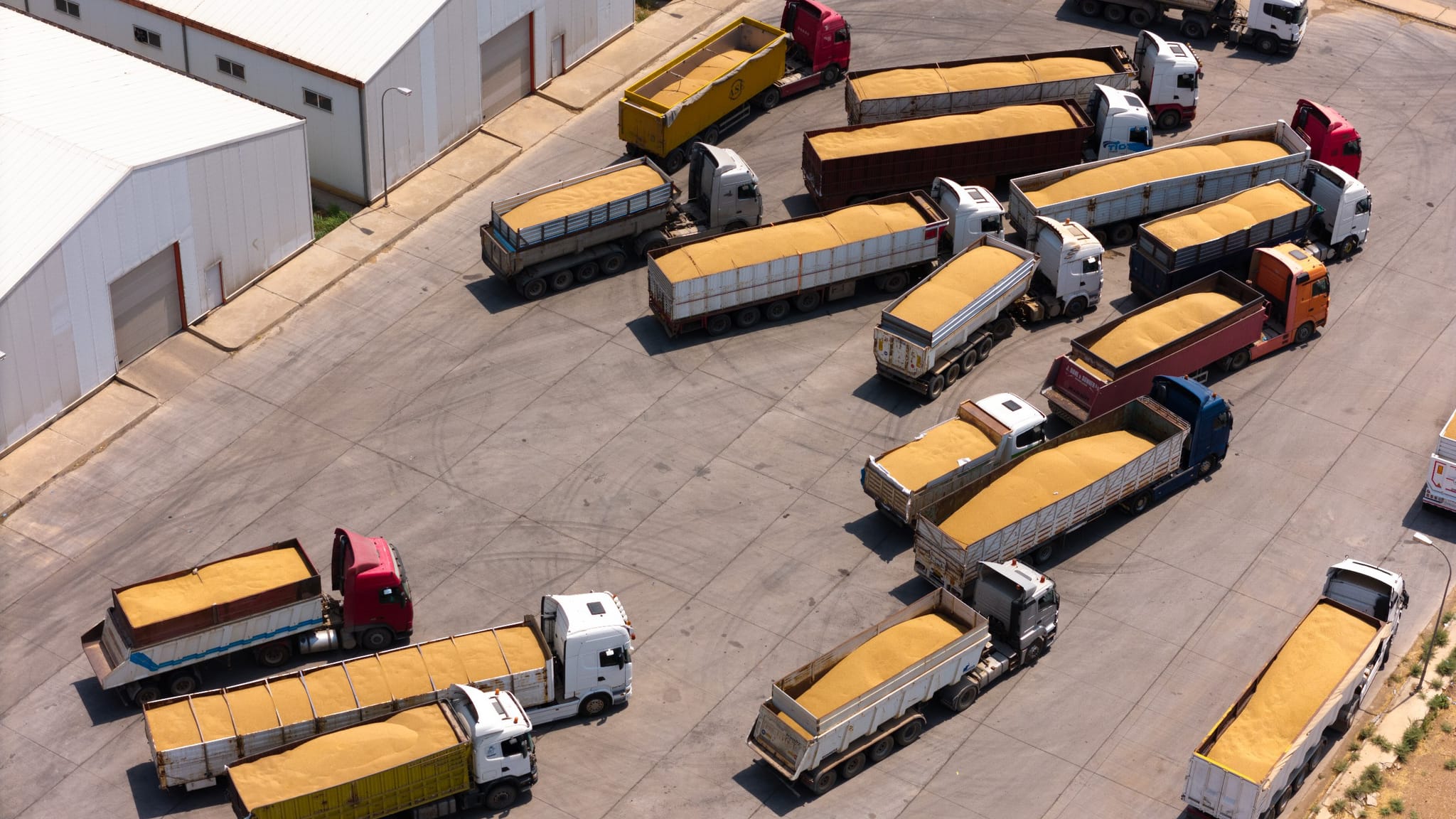 دەیان جووتیاری سنووری مەخموور بەهۆی سیستمەوە گەنمەکانیان کۆگا نەکرا