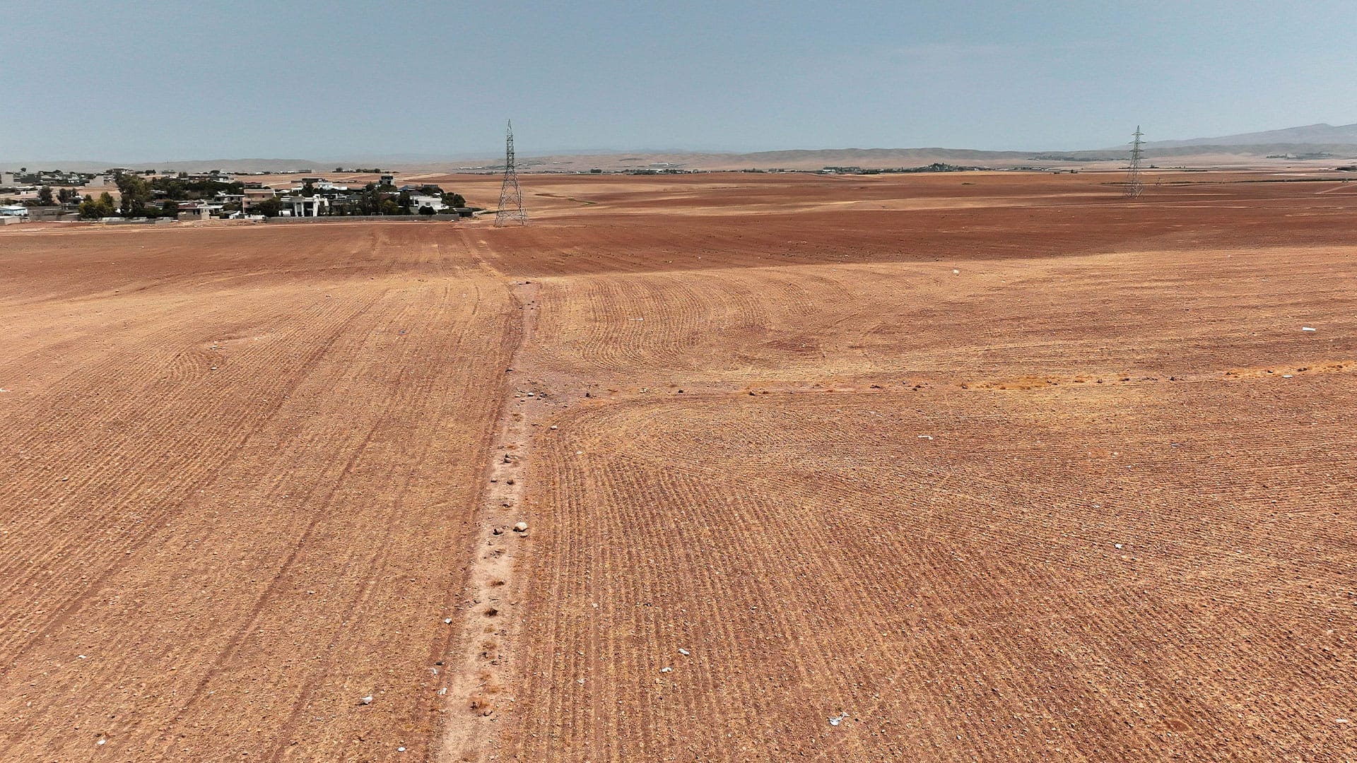 لە باشترین شوێنی دارەشەکران زەوی بە فەرمانبەران دەدرێت