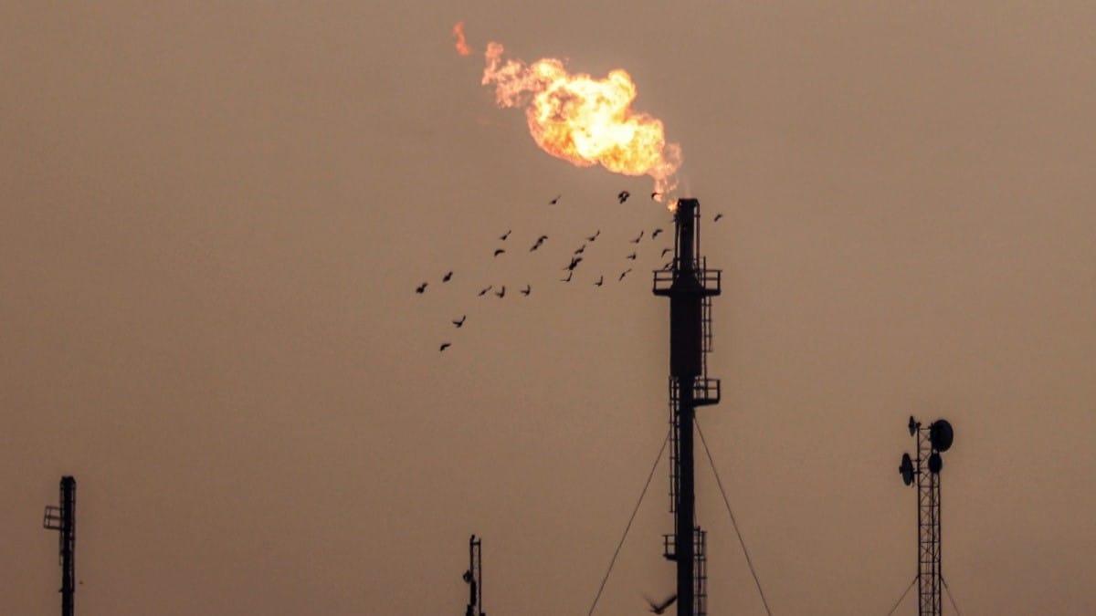 دوای ڕاگرتنی لەلایەن تورکیاوە، دوو ڕێگای جێگرەوە بۆ هەناردەی نەوتی عێراق پێشنیاز دەکرێت