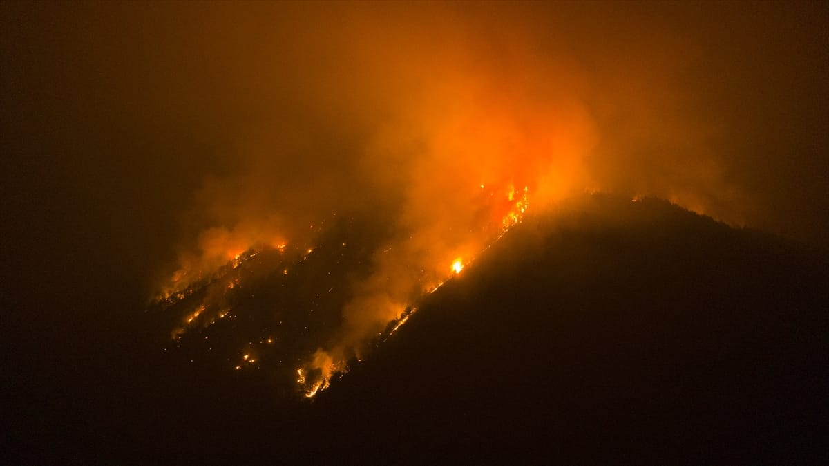 بەهۆی ئاگرکەوتنەوە لە تورکیا 10 کەس گیانیان لەدەستدا