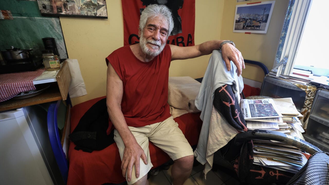 چالاکوانێکی پرسی فەلەستین دوای 40 ساڵ لە بەندیخانەیەکی فەڕەنسا ئازاد کرا