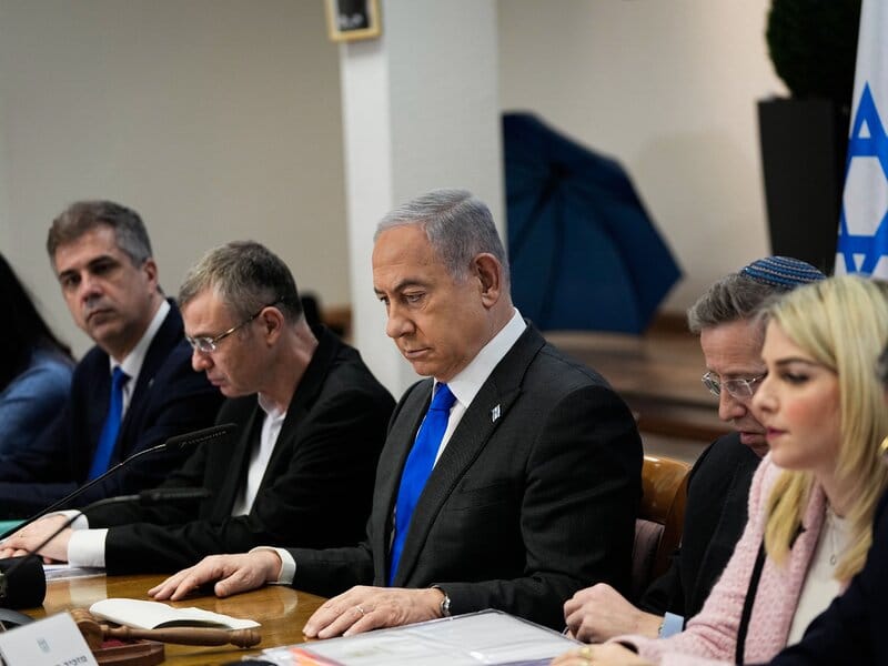 لەسەر مێزی نەتانیاهۆ سێ بژاردە سەبارەت بە شەڕی غەززە هەن