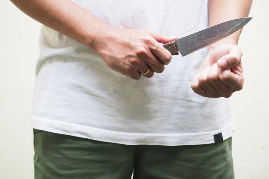 پیاوێک لە ئەمریکا بە چەقۆ 11 کەس بریندار دەکات