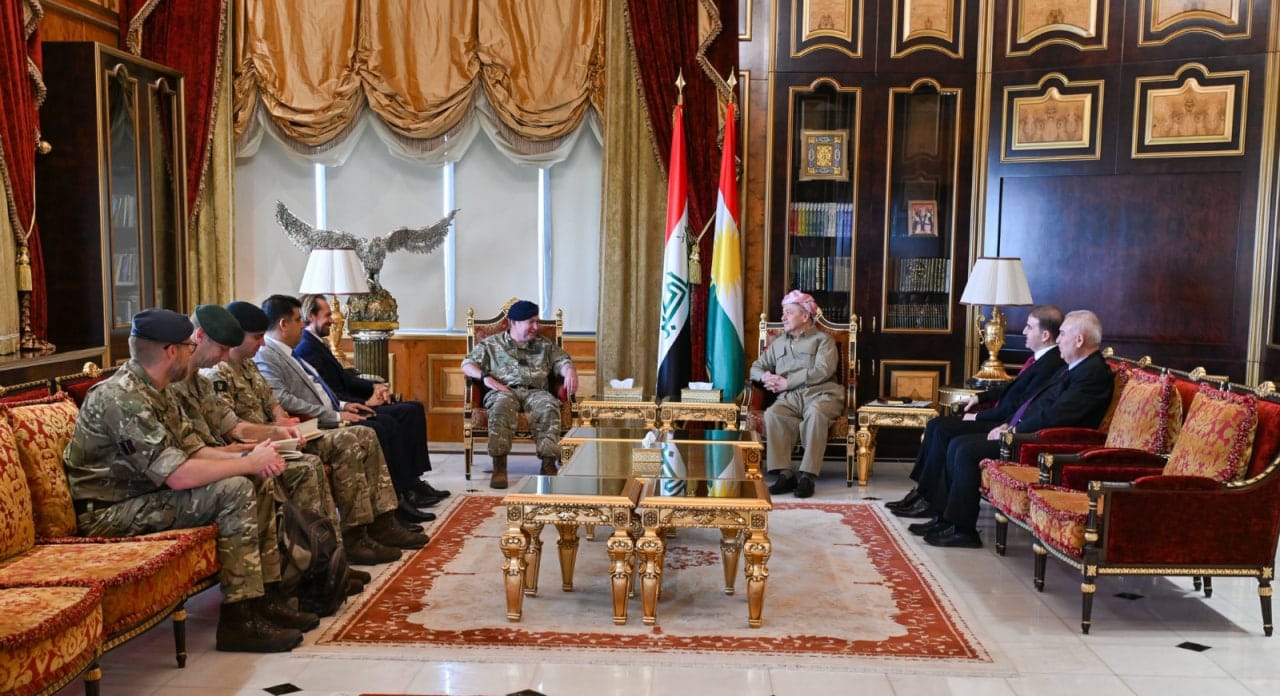 سەرۆک بارزانی و شاندێکی سەربازیی بەریتانیا: دەبێت هێرشە درۆنییەکان بووەستێنرێن