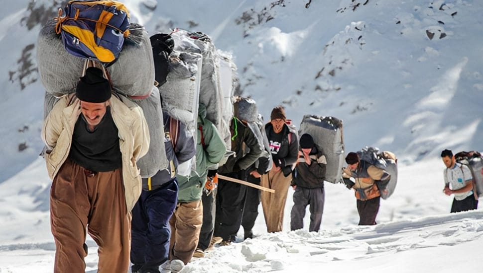 لە مانگێکدا 12 کۆڵبەر لە سنوورەکانی ڕۆژهەڵاتی کوردستان کوژراون یان بریندار بوون