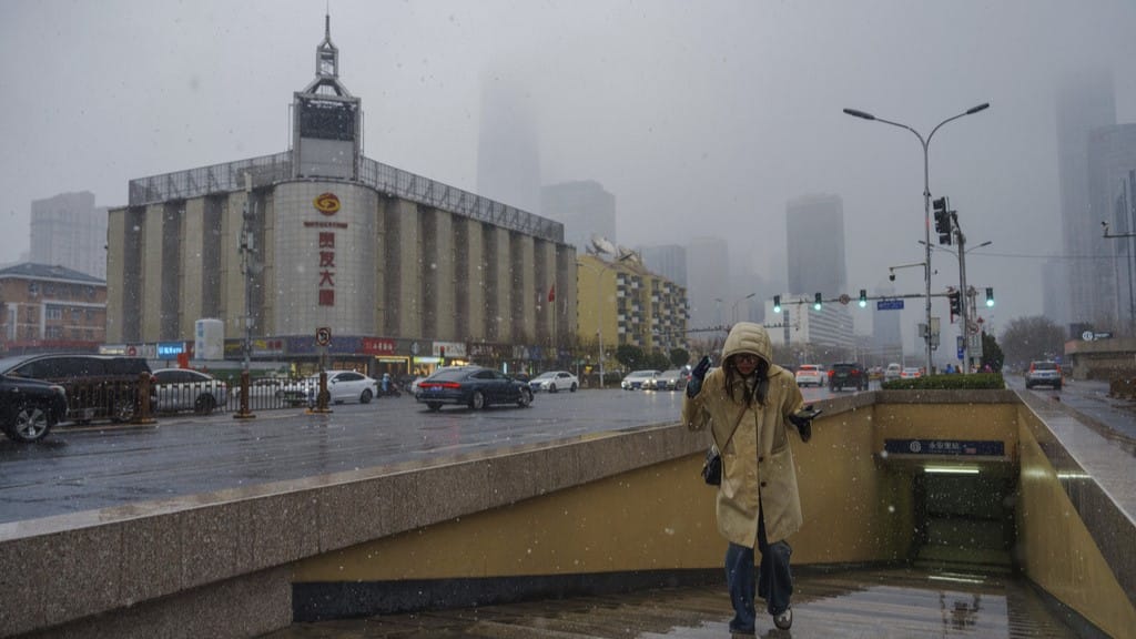 پەکین هاووڵاتیانی لە ڕوودانی زریانێکی دیکەی بەهێز ئاگادار دەکاتەوە