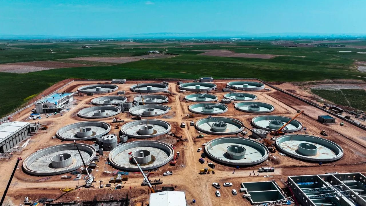 چاودێر بۆ ڕێگری کردن لە بەفیرۆدانی ئاو لە کۆڵانەکانی هەولێر دادەنرێت