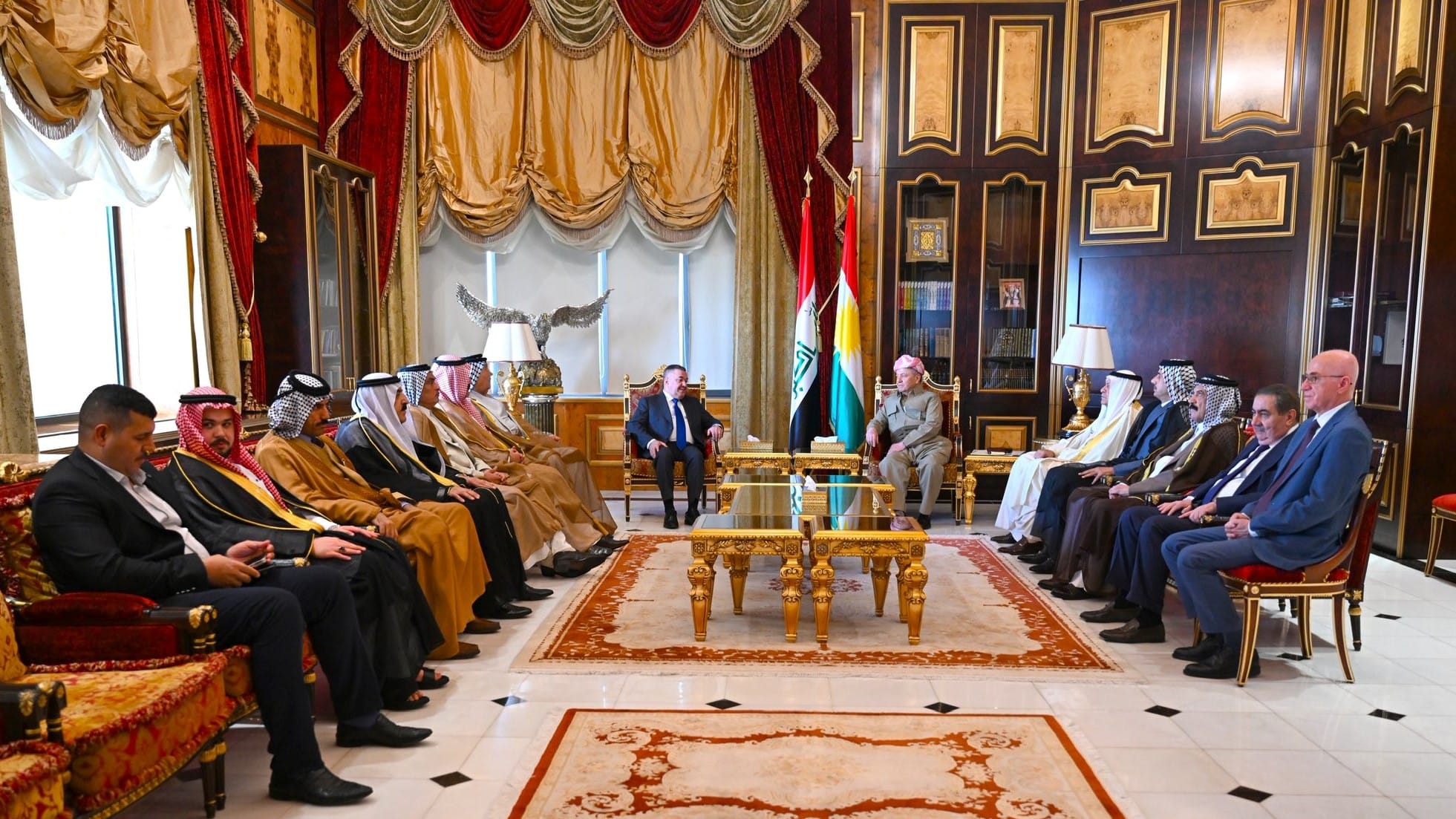 سەرۆك بارزانی لەگەڵ شاندێكی شێخ و كەسایەتیی هۆزەكانی عێراق كۆ بووەوە