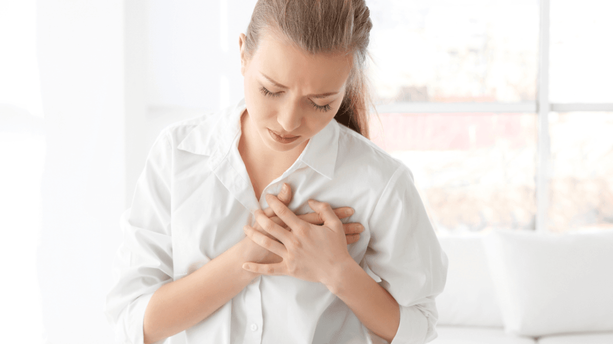 پزیشکان چەند نیشانەیەک دەستنیشان دەکەن کە پێش جەڵتەی دڵ ڕوودەدەن