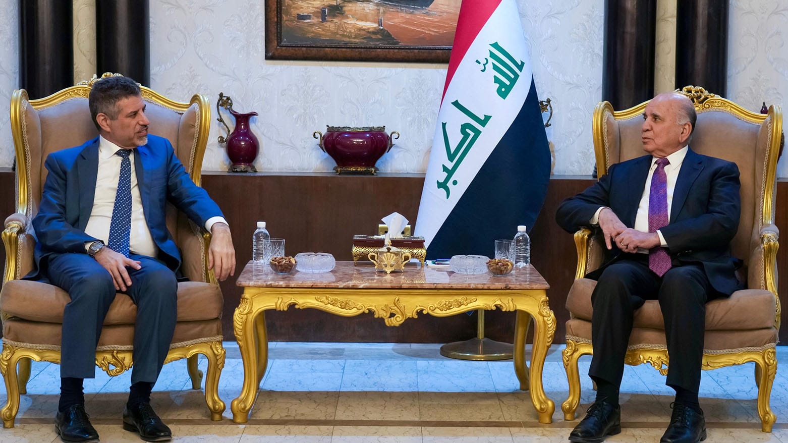 فوئاد حوسێن و باڵیۆزی ئەمریکا تاوتوێی هەناردەکردنی نەوتی هەرێمی کوردستان دەکەن