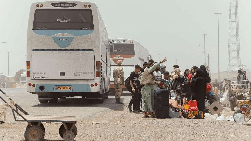 لە ئەفغانستان بەهۆی ڕووداوێکی هاتووچۆوە 76 کەس گیانلەدەست دەدەن