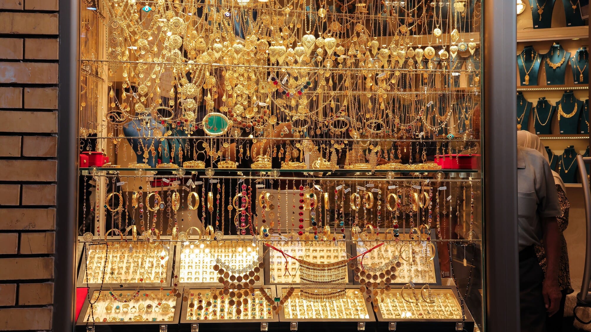 نرخی زێڕ جارێکی دیکە بەرزدەبێتەوە