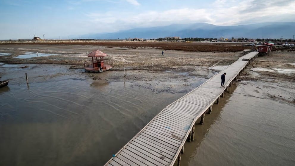 گەورەترین دەریاچەی جیهان کە لە وڵاتی ئێرانە بەرەو بەبیابانبوونی تەواوەتی دەڕوات