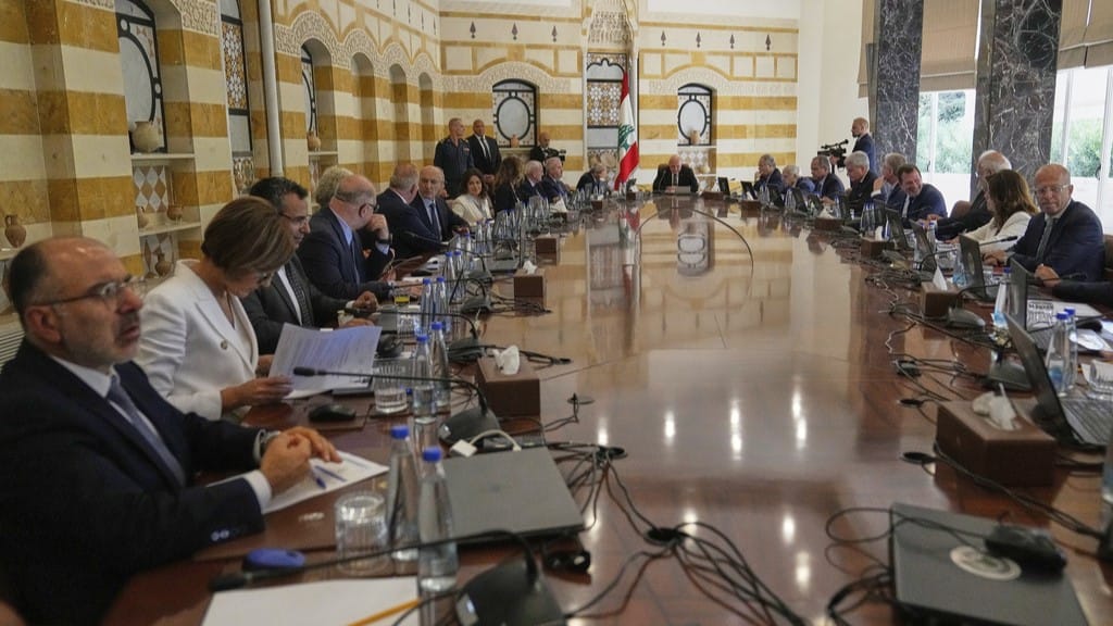 لە کۆبوونەوەی حکومەتی لوبنان لەبارەی چەکداماڵینی حیزبوڵڵا وەزیرانی شیعە کشانەوە