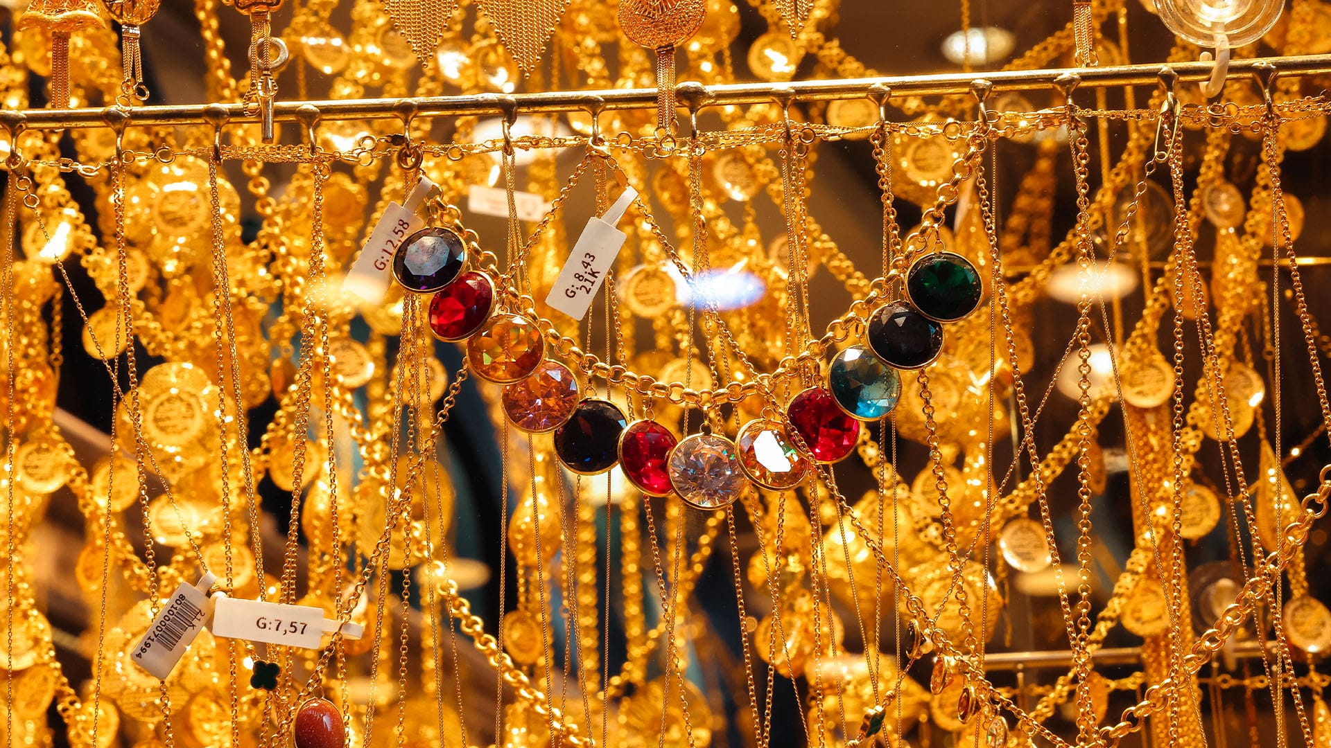 نرخی زێڕ جارێکی دیکە ڕووی لە دابەزین کرد