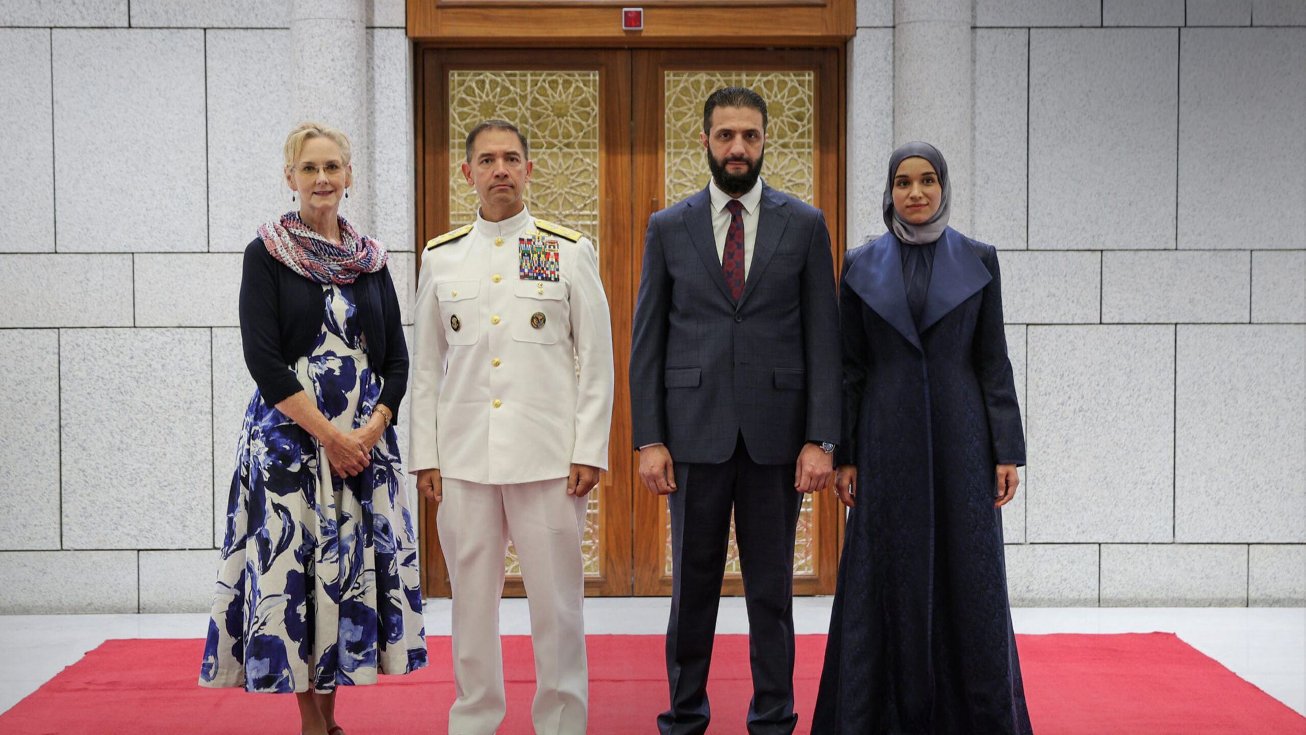 ئەحمەد شەرع پێشوازیی لە فەرماندەی فەرماندەیی ناوەندی ئەمریکا دەکات