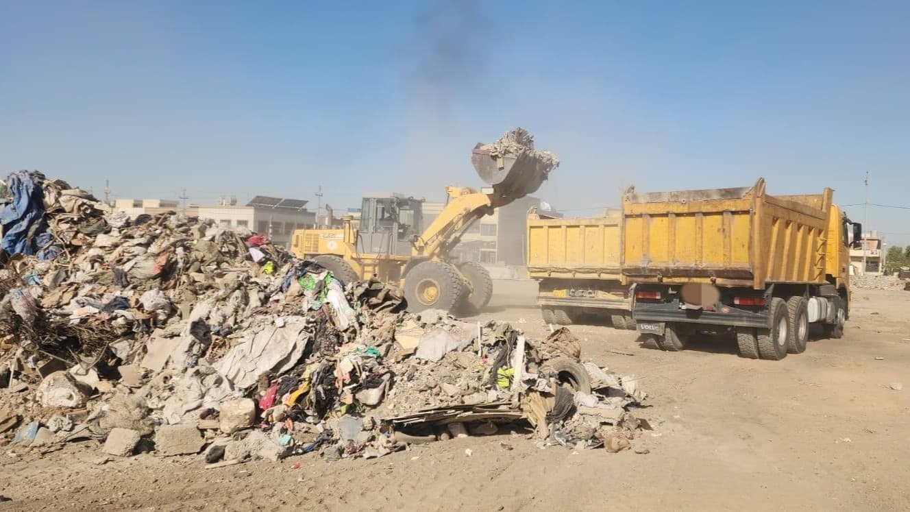 لە هەولێر بەهۆی سەرپێچییەک 29 گەڵابە پاشماوەی بیناسازی بە شۆفێرێک پاککرایەوە