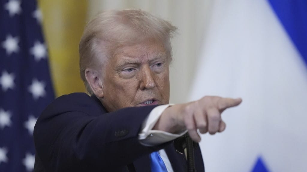 ترەمپ گلۆپی سەوزی بۆ ئۆکراینا هەڵکرد