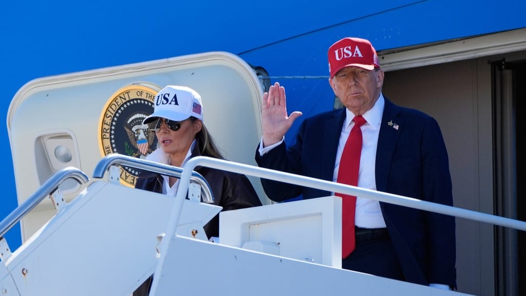 ترەمپ: ئەگەر حەماس لە غەززە بمێنێتەوە بە تەواوی لەناوی دەبەین