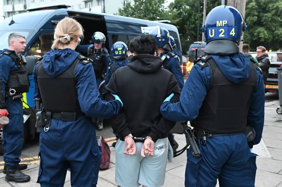 لە بەریتانیا تۆڕێکی دزینی مۆبایل دەستگیر کران