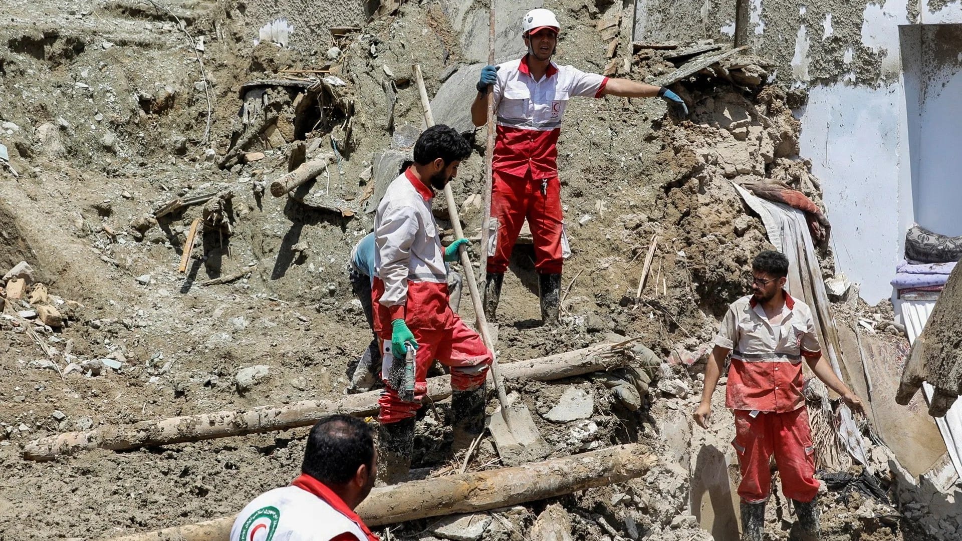 هۆشداری دەدرێت؛ لە ئێران 750 شار مەترسیی ڕۆچوونیان لەسەرە
