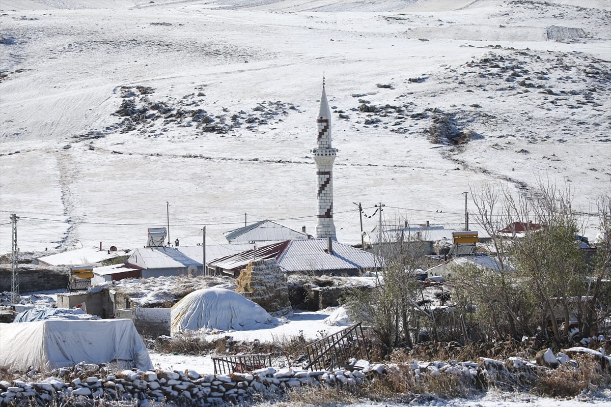 بارینی بەفر لە قەرس كاریگەریی لەسەر ژیانی هاووڵاتیان دروستكردووە