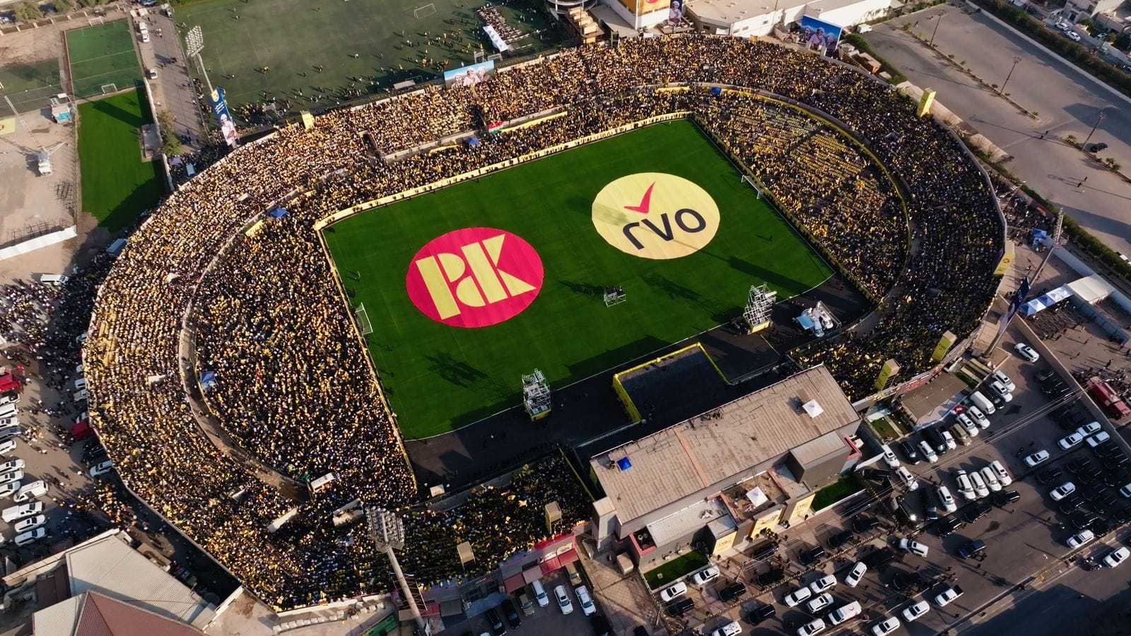 دوای کەرنەڤاڵە جەماوەرییەکەی پارتی، یاریگەی فرەنسۆ هەریری لەلایەن ژینگەپارێزان پاکدەکرێتەوە