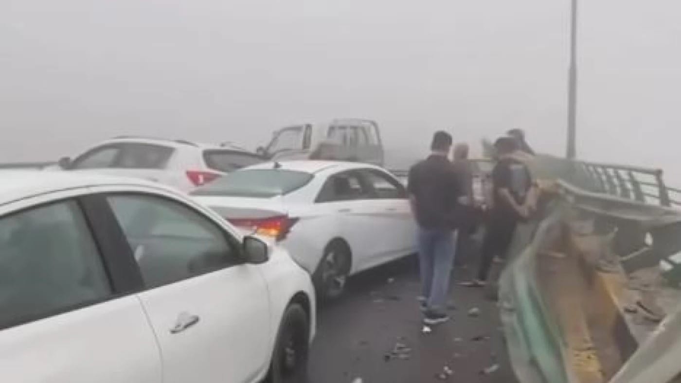 لەبەسرە بەهۆی چڕی تەم چەندین ڕووداوی هاتووچۆ ڕوویاندا