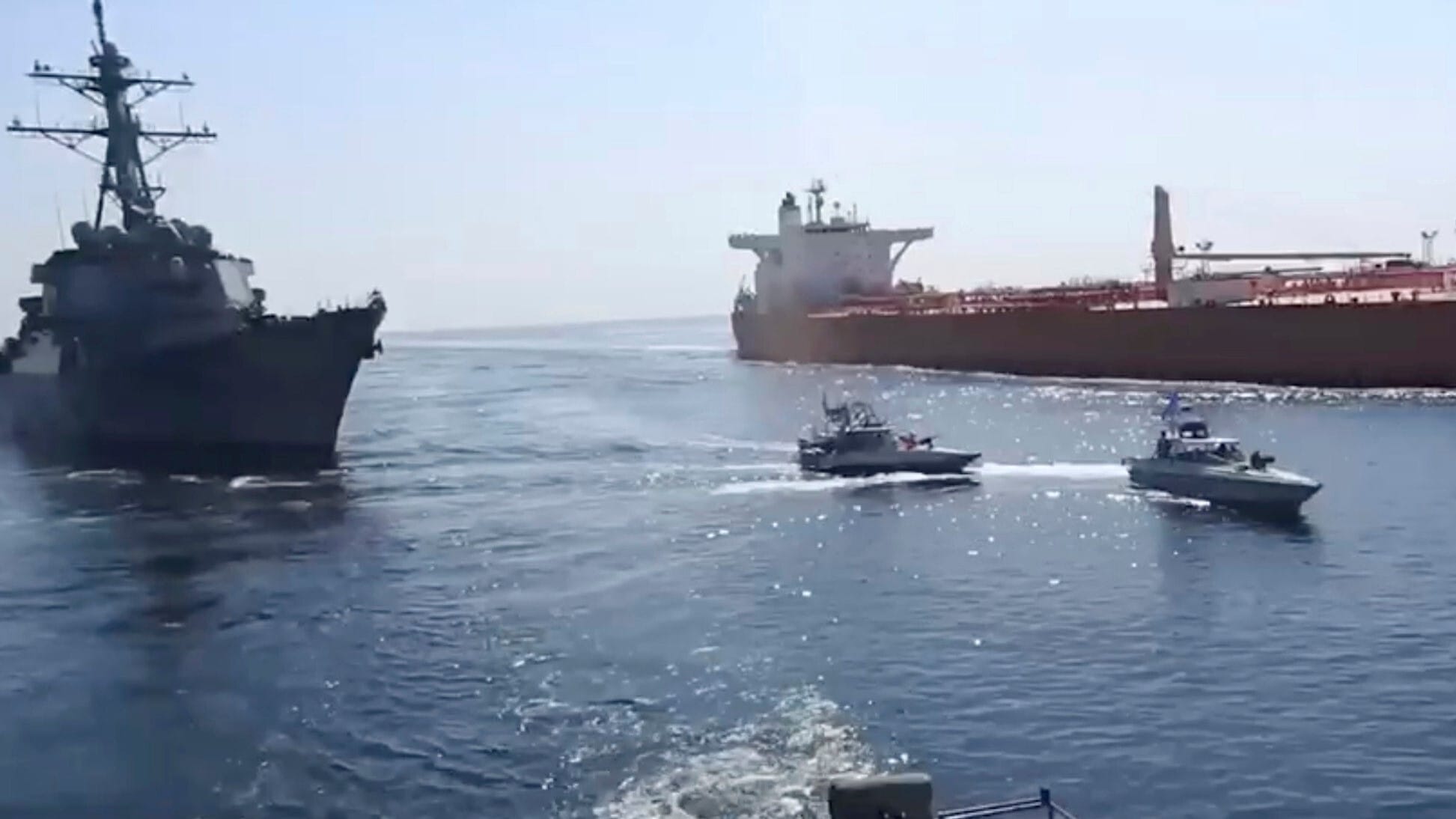 کەشتییەکی نەوتهەڵگر لە گەرووی هورمز لەلایەن ئێرانەوە دەستی بەسەردا گیرا