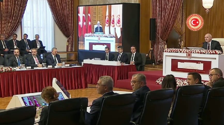 سەرنج و پێشنیازەکانی ئۆجەلان تۆمار دەکرێن و بۆ کۆمیسیۆنە پەرلەمانییەکە دەخرێنەڕوو