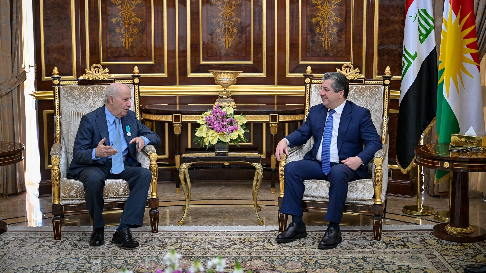 سەرۆكوەزیران مەسرور بارزانی پێشوازی لە پڕۆفیسۆر ڕەشاد میران دەكات