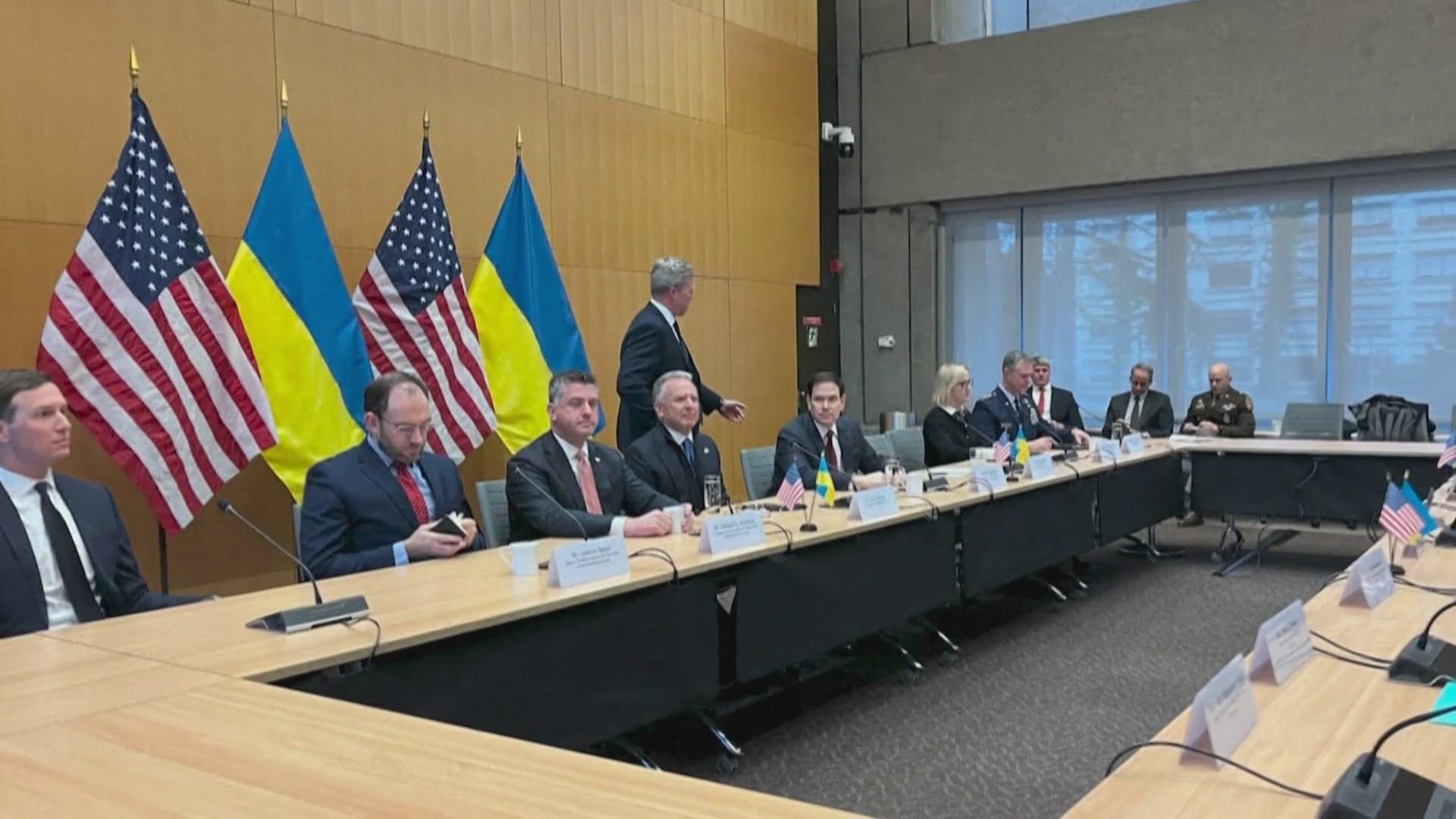 دانوستانەکانی ئەمریکا لەگەڵ شاندی ئۆکراینا بەردەوامە