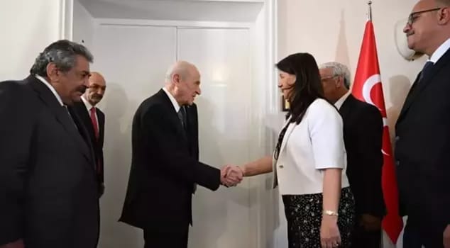 شاندی ئیمرالی و دەوڵەت باخچەلی کۆدەبنەوە