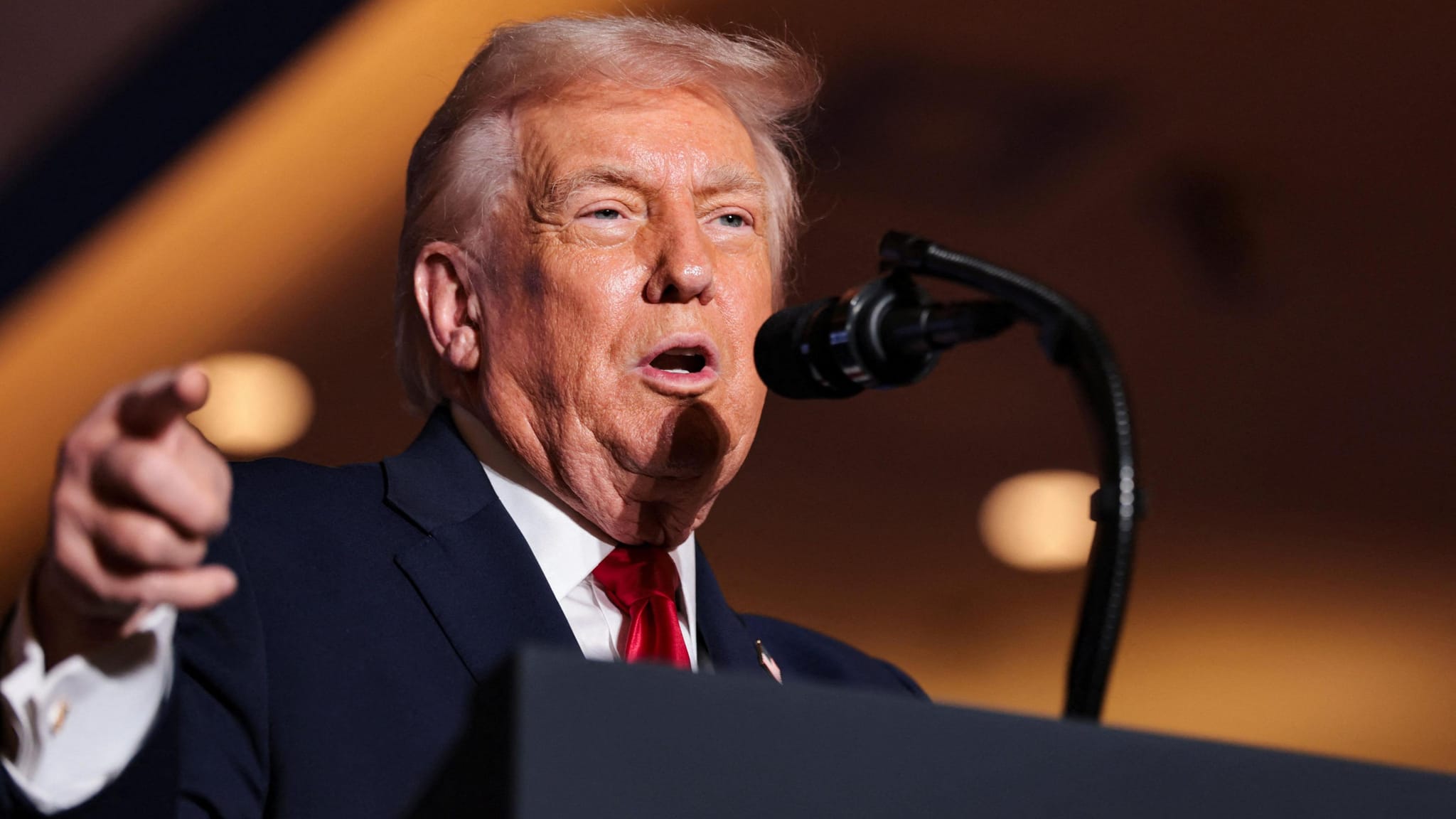 ترەمپ: وەڵامێکی تووندمان دەبێت بۆ هێرشەکەی داعش